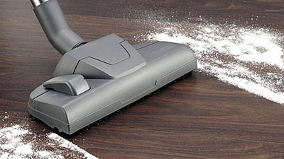 Тщательный сбор пыли и мусора с твердых напольных покрытий