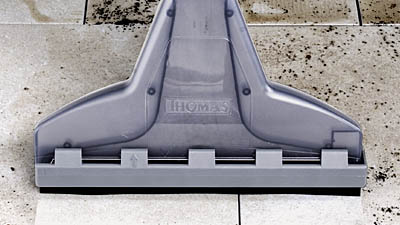 Washing of surfaces without contact with dirty water