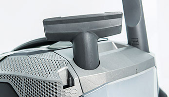 THOMAS Parkett Prestige XT, convenient slots on the vacuum cleaner body for upholstery and crevice nozzles