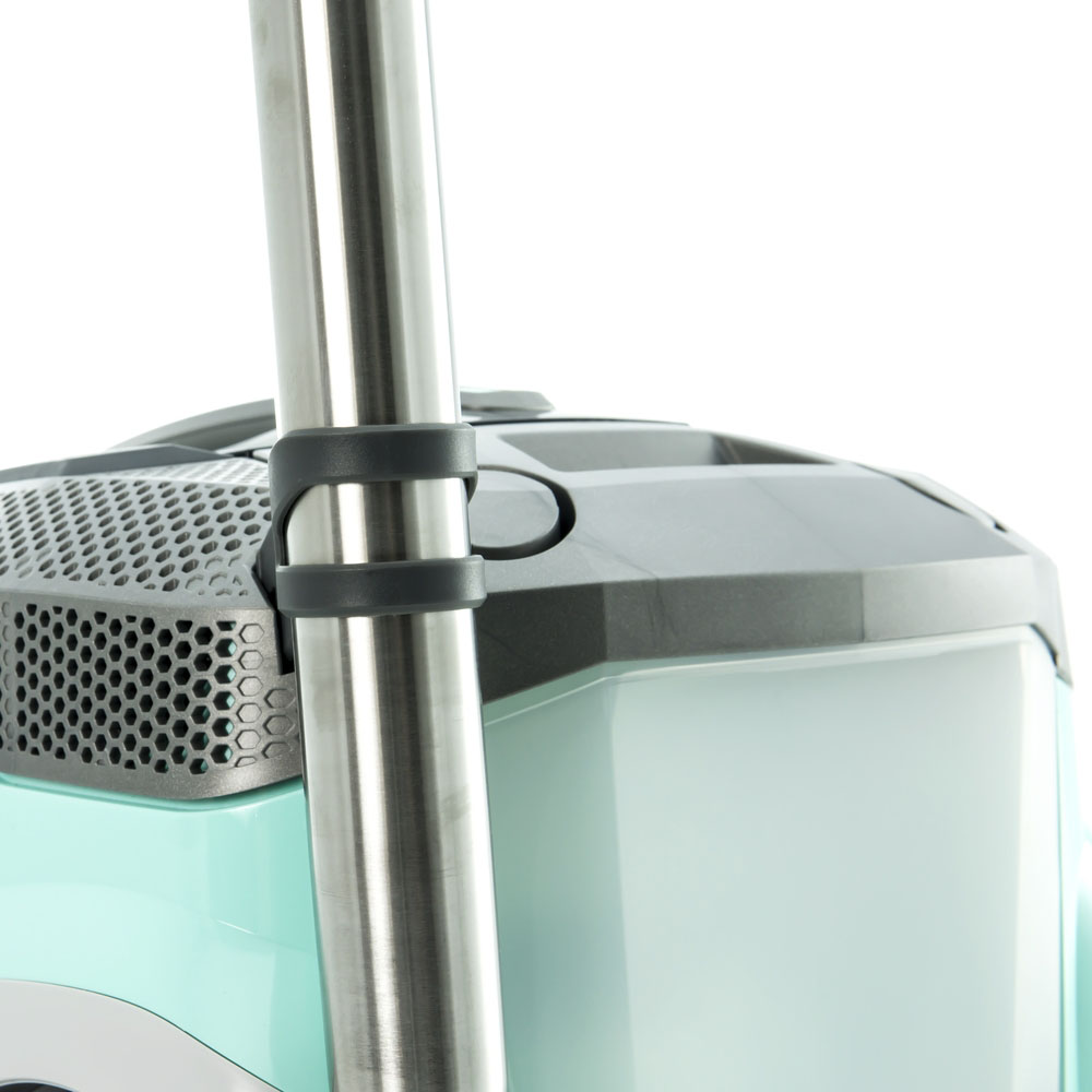 Multi Clean X10 Parquet, easy attachment of the telescopic tube to the vacuum cleaner's body when parked