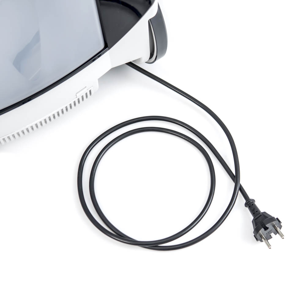 Long power cord for large operation range