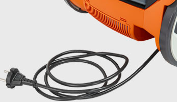THOMAS AQUATIC LYNX, automatic power cord reel and large range for easy cleaning from a single socket