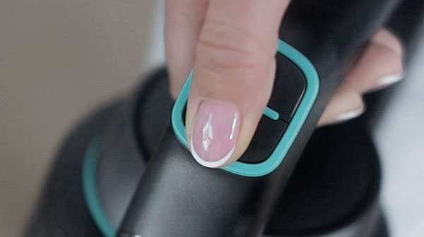 One-touch control of the device.
Convenient control button on the handle of the device.