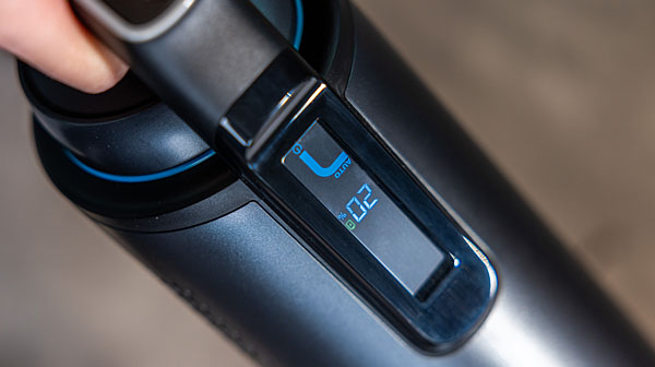A practical LED display shows the battery level, what power you are currently vacuuming at, and when it is time to empty the container or check the condition of the brush roll.